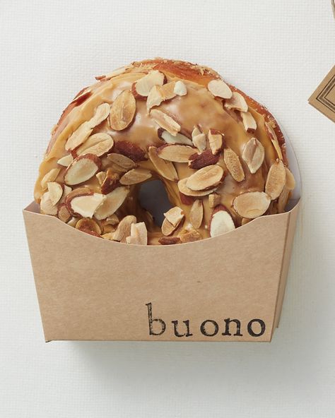 Bakery Packaging Design, Doughnut Shop, Donut Box, Creative Wedding Favors, Wedding Favor Ideas, Bagel Shop, The Last Song, Bakery Packaging, Favor Ideas