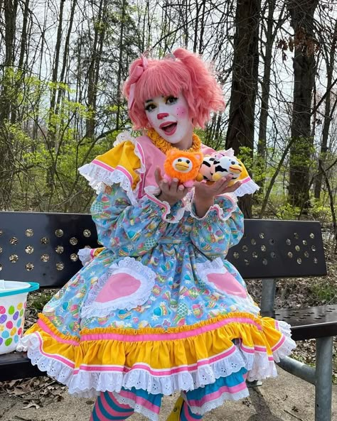 Clown Fit, Cute Clown Costume, Girl Clown Costume, Pastel Clown, Clowncore Outfit, Clowncore Aesthetic, Clown Costume Women, Clown Costumes, Clown Dress