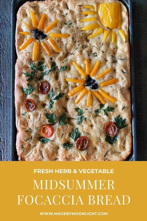 Photo of freshly baked focaccia bread in a pan, decorated with a Sun made of yellow bell peppers, and sunflowers made of orange bell peppers, black olive centers and parsley stems and leaves. Solstice Bread, Herb Bread Recipe, Herb Focaccia, Summer Solstice Ritual, Summer Solstice Party, Solstice Party, Kitchen Witch Recipes, Herb Bread, Focaccia Recipe