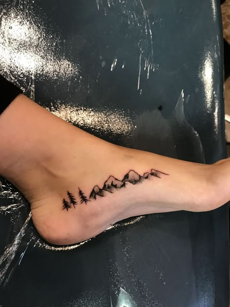 Mountain tattoo🏞 Berg Tattoo, Tattoo Mountain, Tattoos Mandala, Foot Tattoos For Women, Small Girl Tattoos, Tattoos Geometric, Tattoos Skull, Mountain Tattoo, Tattoo Feminina