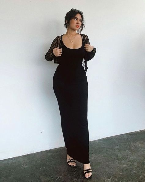 Black Bodycon Dress Outfit, Body Con Dress Outfit, Estilo Hippy, Maxi Outfits, Fashion Design Dress, Black Slip Dress, Professional Attire, Easy Trendy Outfits, Curvy Dress