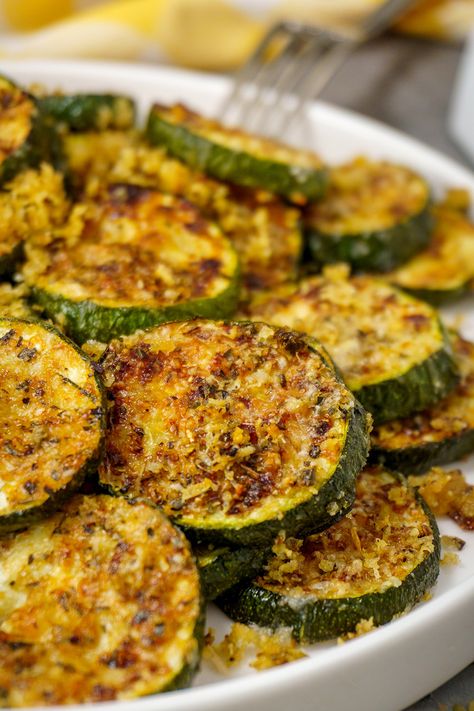 Zucchini With Parmesan, Baked Zucchini Parmesan, Zucchini Recipes Baked, Zucchini Bake, Zucchini Parmesan, Zucchini Side Dishes, Parmesan Chips, Spring Meals, Veggies Recipes