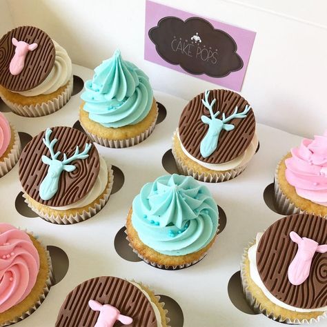 Deer Gender Reveal Cake, Deer Gender, Gender Reveal Cupcakes, Gender Reveal Cake, Vanilla Cupcakes, Gender Reveal Party, Gender Reveal, Deer, Cake