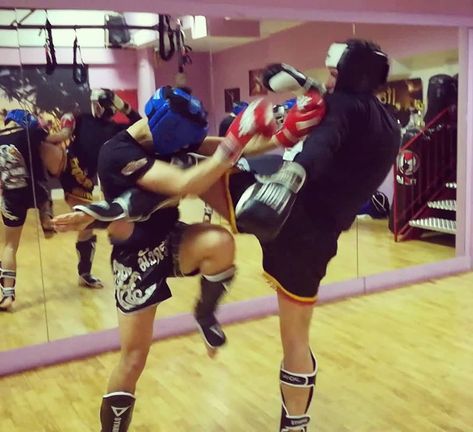 This is How it work .  #muaythai #thaiboxe #kickboxing #mma #k1#fight #fighter #sportdaring #sportdacombattimento #sparring #photo#foto #fotosport ##sport #training #allenamento #palestra #workout #teamlazzamuaythai #stelazzamuaythai #fightclubstore #Melzo #fatica #sudore ( #📷 @team_lazza_muay_thai )  #fitness #fit #workout #motivation #training #sports #gym #running #healthy #health #fitfam #love #lifestyle #athlete #photooftheday #fun Muay Thai Gym, Muay Thai Training, Sport Training, Love Lifestyle, Fit Workout, Sports Gym, Workout Motivation, Action Poses, Muay Thai