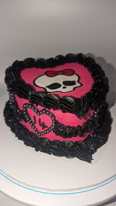 Birthday Cake Aesthetic Vintage, Birthday Cake For Women Elegant, Birthday Cake Alternatives, Birthday Cake Aesthetic, Birthday Cake For Boyfriend, Monster High Cake, Monster High Birthday Party, Cake Alternatives, Birthday Cake For Mom