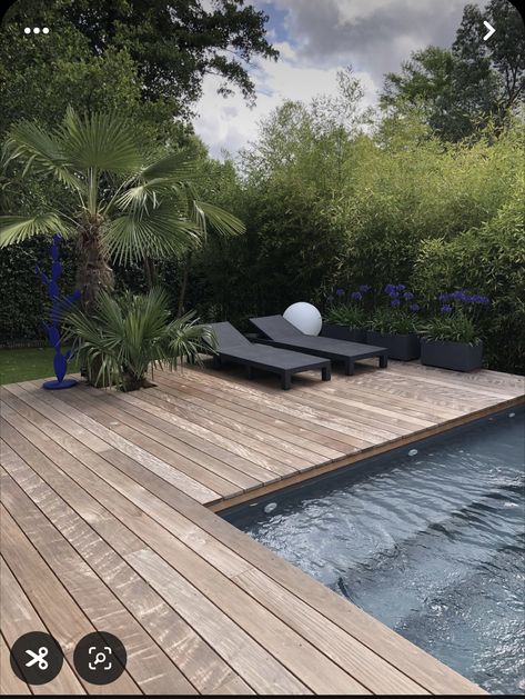 Pool Deck Colors, Decking Around Pool, Wooden Swimming Pool, Jacuzzi Exterior, Wood Pool Deck, Wooden Pool Deck, Pool Surrounds, Wooden Pool, Deck Piscina