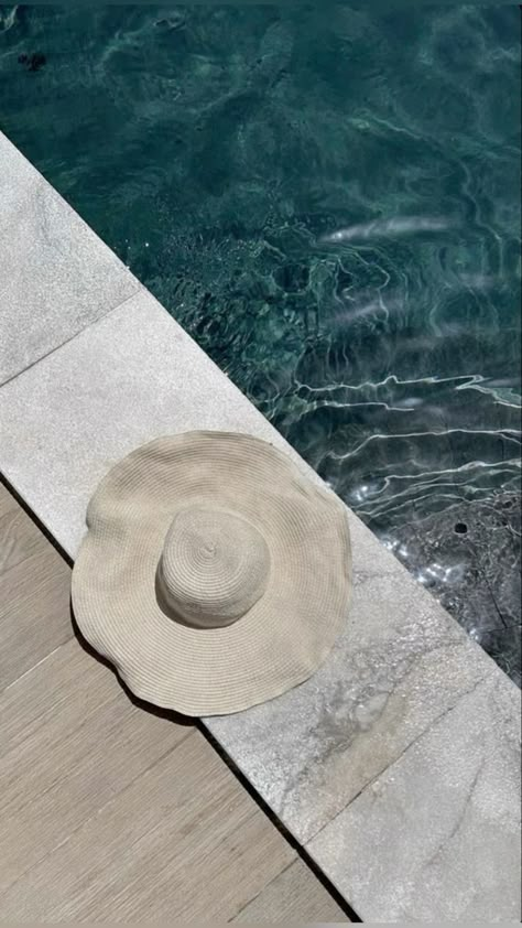 Luxury Summer Aesthetic, Luxury Beach Aesthetic, Neutral Summer Aesthetic, Rosa China, Vacation Mood, Aesthetic Content, Summer Mood, Instagram Feed Ideas, Pool Days