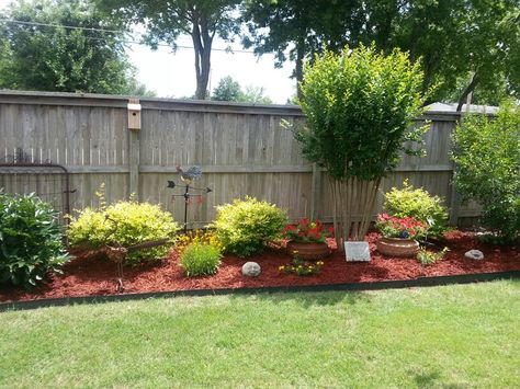 Front Home Landscaping, Backyard Privacy Fence, Privacy Fence Landscaping, Landscaping Along Fence, Porch Landscaping, Side Yard Landscaping, English Gardens, Backyard Privacy, Garden Plans