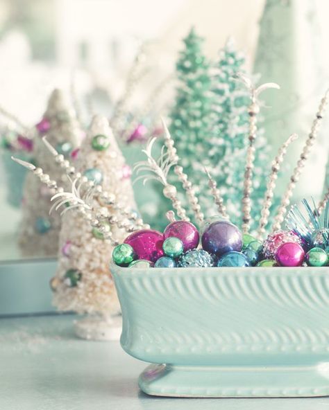 Using the mint green with other pops of color looks great! Pastel Christmas Decor, Christmas Color Palette, Pastel Decor, Color Palate, Design Seeds, Holiday Colors, Color Swatch, Corporate Design, Colour Schemes