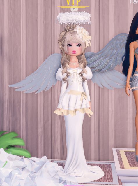 Angel theme Dress To Impress Angel Theme, Dress To Impress Angel, Angel Dress To Impress, Sleepover Outfit, Angel Theme, Dti Ideas, Dti Fits, Theme Dress, Angel Dress