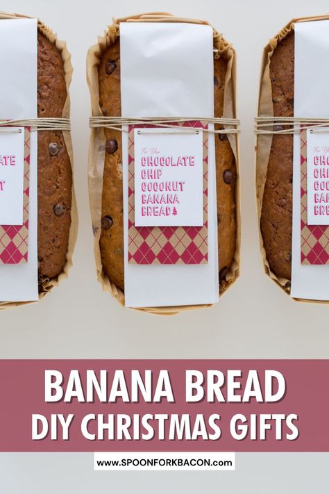 Let's Make It: Chocolate Chip Coconut Banana Bread. Pop over to our site, we have directions and labels you can download to make these Banana Bread gifts! | banana bread recipe | banana recipes | christmas baking | diy christmas gifts | christmas treats | Banana Bread Gift, Bread Gift Ideas, Banana Bread Christmas, Bread Gift, Bread Christmas, Bread Gifts, Coconut Banana Bread, Spoon Fork Bacon, Recipe Banana