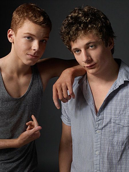 Ian(left) and Lip(right) Shameless can't wait for this season!! Shameless Season 2, Joker Gotham, Shameless Season, Ian Gallagher, Lip Gallagher, Ian Shameless, Couple Aesthetics, Shameless Tv Show, Ian And Mickey