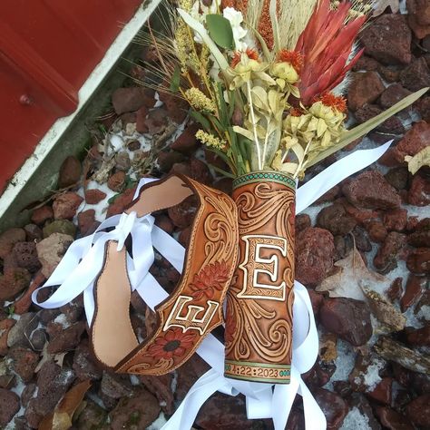 Tooled Leather Garter Wedding, Leather Garter Wedding Western, Leather Bouquet Holder, Tooled Bouquet Wrap, Western Wedding Garter, Leather Flower Bouquet Wrap, Leather Garter Wedding, Tooled Leather Bouquet Wrap, Western Garter