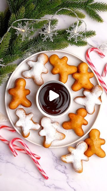 Ems Foodie Fix on Instagram: "Gingerbread Men Nutella Beignets 🎄☃️😍This Easy yeast free recipe will get you in the Christmas spirit! They are so cute and it’s up to you if you want to fill them with Nutella, they taste great with just icing sugar too!

Comment ‘Gingerbread’ ⬇️ below and I’ll send you the recipe.

Make sure to follow @emsfoodiefix for more recipes like this one❤️
.
.
.
#beignets #beignet #christmasbaking #christmasdessert #christmasdesserts #yeastfree #easydessert #cafedumonde #christmascountdown #christmasrecipes 

Who’s ready for Christmas? 🎄" Christmas Beignets, Nutella Beignets, Beignets Recipe Easy, Yeast Free Recipes, Food For Christmas, Easy Christmas Cake Recipe, Beignet Recipe, Christmas Cake Recipes, Ready For Christmas