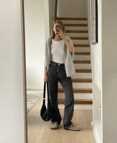 Birkenstock Boston Outfit, Boston Outfits, Cute Office Outfits, Birkenstock Outfit, Clogs Outfit, Skandinavian Fashion, Cute Winter Outfits, Thanksgiving Outfit, Weekend Outfit