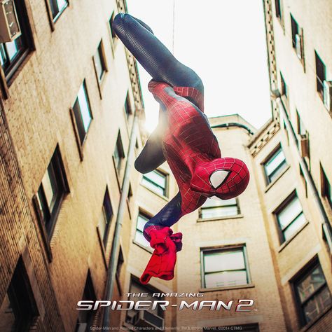 Hang tight. Can't Wait! Spiderman Jumping Off Building, Jumping Off Building, Spiderman Jumping, Comic Marvel, Spiderman Costume, Spiderman Cosplay, Spiderman Movie, Spider Man 2, Marvel Cosplay