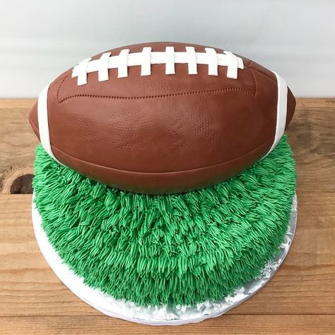 It's game day! What team are you rooting for? We don't care who wins as long as there is cake involved! Football Cakes For Boys, Chocolate Cake With Vanilla Buttercream, Superbowl Cake, White Chocolate Cake, Super Bowl Football, Custom Desserts, Football Cake, Leftover Cake, Vanilla Buttercream Frosting