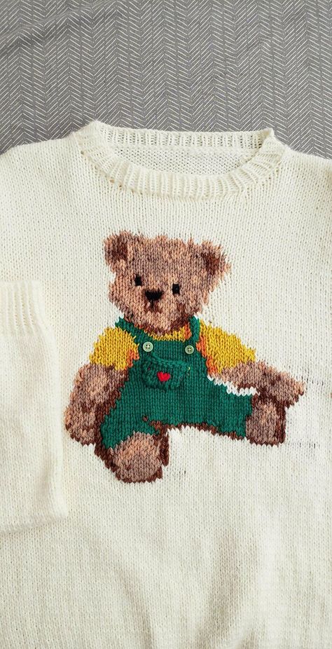 Crochet Bear Sweater, Mary Kate Core, Handmade Knit Sweater, Knit Embroidery Sweater, Knitting Inspo Aesthetic, Bear Knitting Pattern, Knitting Tattoo, Sweater Embroidery, Teddy Bear Sweater