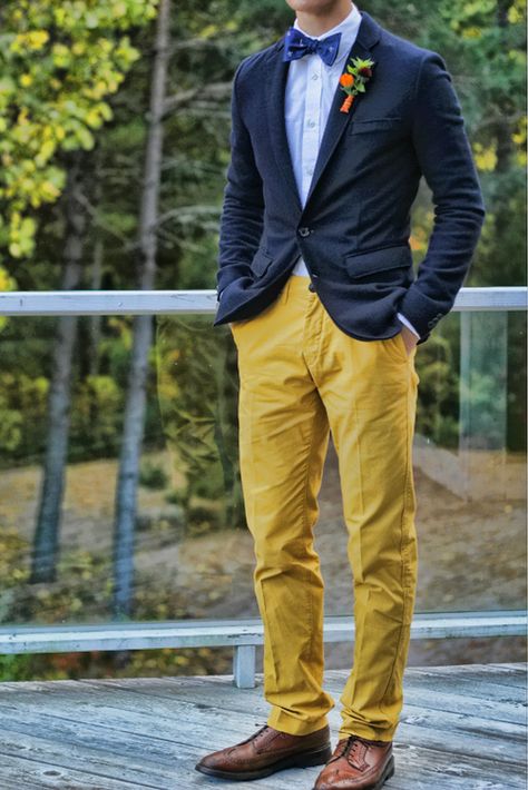 yellow pants and bow tie Mens Yellow Pants, Mens Colored Pants, Yellow Pants Outfit, Mens Suit Style, Light Blue Dress Shirt, Pants Outfit Men, Yellow Pants, Preppy Dresses, Suit Men