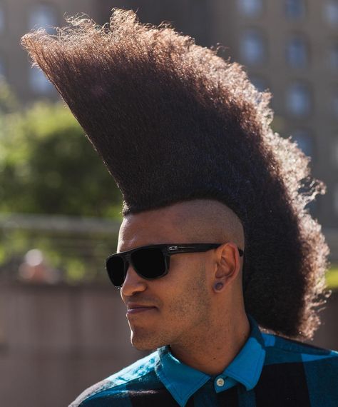 Some people don’t even know what it means to have a bad hair day! FuturistSpeaker.com #greathair #badhairday #whatthehelljusthappened Black Mohawk Hairstyles, Mohawk For Men, Female Mohawk, Mohawk Hairstyle, Short Mohawk, Mohawk Haircut, Mohawk Hairstyles Men, Mohawk Hairstyles, Peinados Recogidos