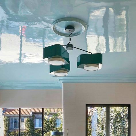 ELLE Decoration UK on Instagram: "Ceilings should never be ignored when decorating. We are obsessed with this high-gloss one in this home by @studio_penelope_antwerp that has been lovingly layered with seven (yes seven!) coats of ‘Teresa’s Green’ by @farrowandball To see the full home, pick up ELLE Decoration October – link to buy in bio. Photography: @verlindejanphotography / @living_inside_agency #elledecoration #ceiling #paintedceiling #decorating" High Gloss Ceiling, Gloss Ceiling, Lab Paint, Green Ceiling, Elle Decoration, Painted Ceiling, Elle Decor, High Gloss, Lab