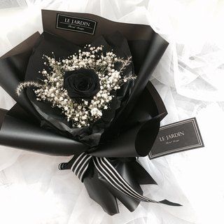 Flowers Wrapped In Black Paper, Birthday Flowers Bouquet For Men, Black Bouquet Flowers, Flower Bouquet For Men, Men's Bouquet, Flowers Proposal, Black Flower Bouquet, Black Flowers Bouquet, Proposal Bouquet