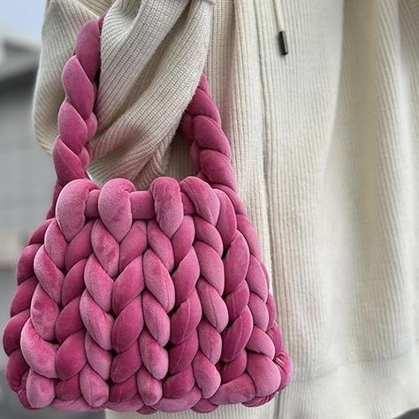 Material--Hand-Woven Messenger Bag for women is knitted from Chunky cotton yarn,simple appearance,soft and skin-friendly,delicate fabric,with elasticity. Knit Tote Bag, Green Shoulder Bag, Daily Accessories, Grey Shoulder Bag, Knitting Tote Bag, Pink Shoulder Bag, Winter Knit Hats, Braid Designs, Braids With Weave