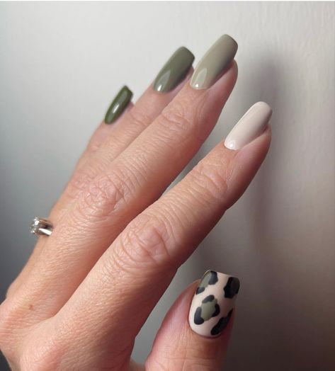 Khaki Nail Designs, Army Green Nails, Nile Art, Military Nails, Green Nails Acrylic, Olive Nails, Green Acrylic Nails, May Nails, Leopard Print Nails