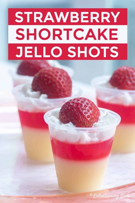 This layered strawberry shortcake jello shots recipe is delicious! Made with pudding and strawberry jello, they work as either a dessert or a drink for an adult birthday party. #fromhousetohome #cocktails #drinks #drink #recipe #partyideas Jello Shooters, Best Jello Shots, Jello Shots Vodka, Jello Shots Recipe, Jello Pudding Shots, Mousse Au Chocolat Torte, Cake Vodka, Layered Jello, Strawberry Vodka