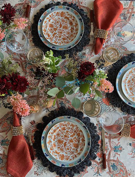 House Parties, Poppy Color, English Room, Floral Christmas, Table Setting Decor, Nye Party, Fall Inspiration, Thanksgiving Celebration, Pretty Tables