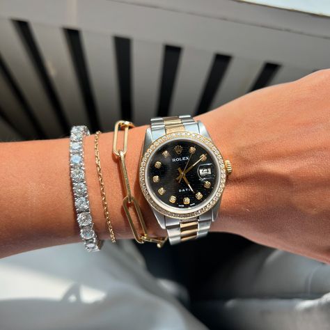 Staples that never go out of style—Rolex & diamonds for the everyday 🖤 Womens Rolex Aesthetic, Rolex Diamond, Rolex Women, Dream Watches, Jewelry Lookbook, Go Out, Bling Bling, Out Of Style, Rolex