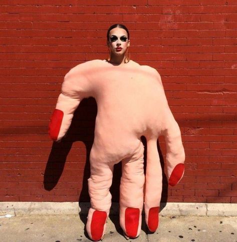 Hand Costume, Ugly Fashion, Daily Pictures, Weird And Wonderful, Instagram Foto, Costume Design, Fancy Dress, Puppets, Halloween Ideas