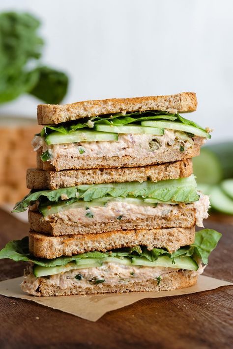 This Tuna Cucumber Sandwich is packed with flavor and super easy to make! You can keep it simple with just cucumber or add more veggies like lettuce, tomatoes, red onion, or roasted bell peppers! The sandwich makes a great quick lunch, snack, or a small dinner. The main ingredients are canned tuna, soft goat cheese, and chili garlic sauce for some added heat! Sandwich Tuna, Cucumber Goat Cheese, Tuna Cucumber, Lentil Dip, Cucumber Sandwiches Recipes, Roasted Bell Peppers, Cucumber Sandwich, Big Sandwich, Healthy Sandwich