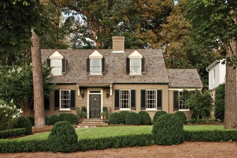 A Cape Cod Cottage Gets a Makeover Cape Cod Breezeway Ideas, Colonial Cape Cod House Exterior, Brick Cape Cod Exterior Makeover, Cape Cod Brick House Exterior, Cape Cod Siding Ideas, Green Cape Cod House Exterior, Brick Cape Cod House Exterior, Cape Homes Exterior, Brick Cape Cod Exterior