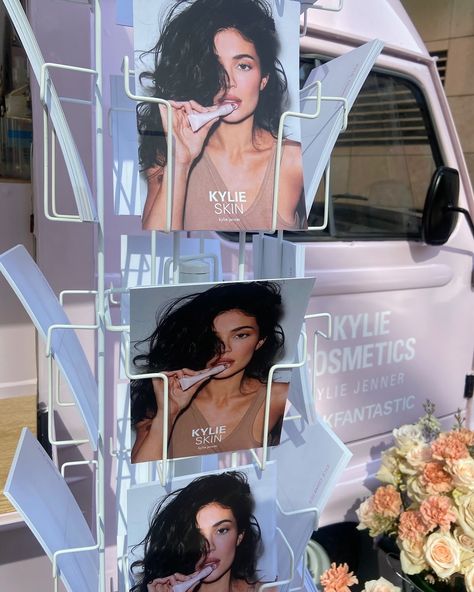 Swipe for the Kylights from the LOOKFANTASTIC x @kyliecosmetics pop-up. Where should our next pop-up location be? Kylie Pop Up Shop, Chemist Warehouse, Pop Up Shop, Beauty Inspiration, Kylie Jenner, Pop Up, Skin, Beauty, Quick Saves