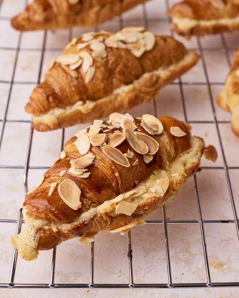 Leftover Croissants, Croissants Recipe, Almond Croissants, Croissant Recipe, Almond Croissant, Lazy Weekend, Almond Cream, Weekend Breakfast, Toasted Almonds