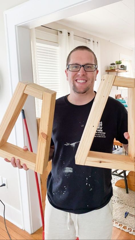 Quick and easy entryway bench - Shoe Makes New Free Bench Plans Easy Diy, Diy Small Bench Entryway, Simple Wood Bench Diy, Diy Bench Table, Diy Outdoor Bench Seat, Diy Small Bench Seat, Diy Small Table Ideas, Wooden Entry Bench, Diy Hall Bench