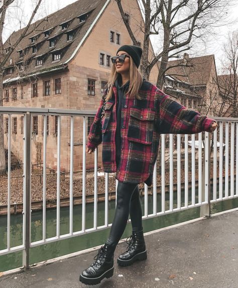 Winter Outfits Plaid Jacket, Black And Plaid Outfit, Doc Marten Fall Outfits Women, Edgy Comfy Outfits Winter, Girly Combat Boots Outfit, Punk Rock Winter Outfits, Big Flannel Jacket Outfit, Black Pant Fall Outfit, Grungy Comfy Outfits