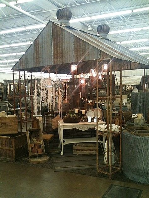 Flea Market Booth, Antique Booth Displays, Vintage Booth, Antique Booth Ideas, Market Booth, Fair Booth, Seed Box, Antique Booth, Vendor Booth