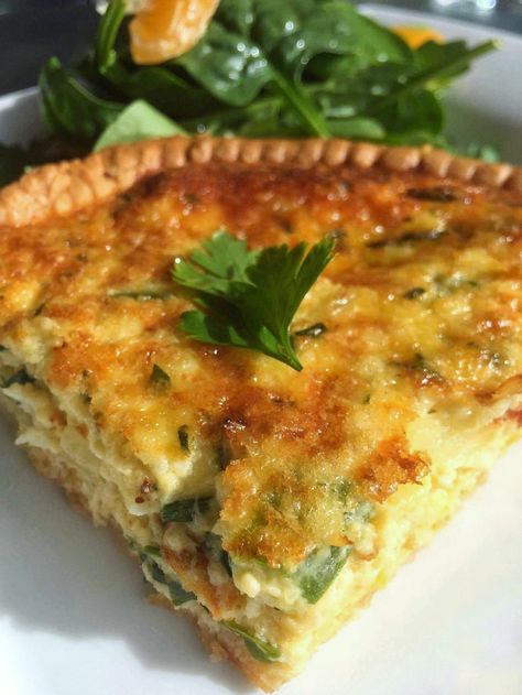 Seafood Quiche, Crab Quiche, Brunch Quiche, Truffle Recipes, Quiche Lorraine Recipe, Crab Meat Recipes, Quiche Recipes Easy, Fish Pie, Light Salad