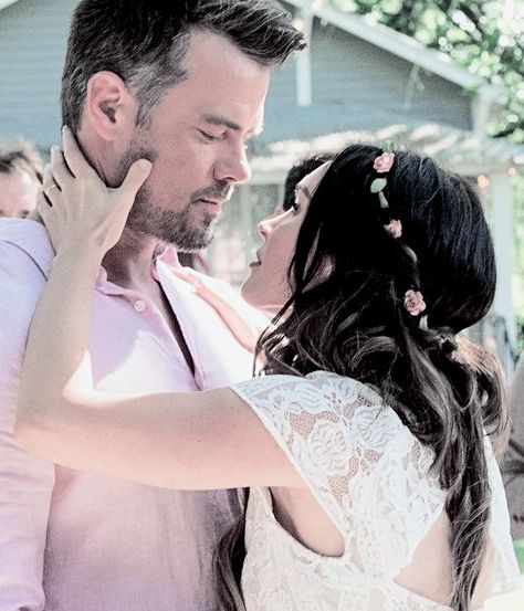 Josh Duhamel & Megan Fox As Lukas Reed & Ellen Reed In “Think Like A Dog” | 2020. Fox Character, Josh Duhamel, Megan Fox, A Dog, Fox, Wedding Dress, Film