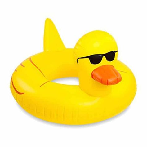 15+ Awesome Pool Floats for Home | Pool Floaties  for the home pool | Yellow Rubber Ducky Pool Floats | www.madewithhappy.com Ulzzang Clothes, Pop Sculpture, Cool Pool Floats, Christmas Adverts, Diy Birthday Banner, Pool Floaties, Manchester United Fans, Pool Floats, Big Mouth