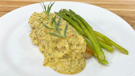 Chef Jean-Pierre shares his Chicken Oscar recipe - juicy chicken breasts, fresh crab meat, and crisp asparagus, with a velvety hollandaise sauce. Chicken Oscar Recipe, Chicken Oscar, Oscar Food, Chef John, Culinary Techniques, Hollandaise Sauce, Chicken Recipes Casserole, Canned Chicken, Crab Meat