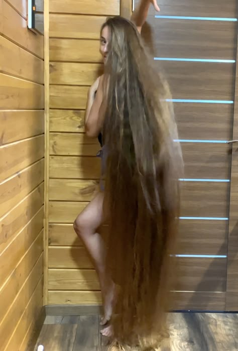 Longest Hair In The World, Rapunzel Long Hair, Floor Length Hair, Longest Hair, Hair Play, Long Hair Trends, Long Hair Play, Extra Long Hair, Long Hair Pictures