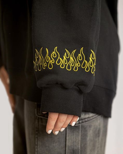 Flame Tshirt Design, Hoodies Ideas Design, Flames Embroidery, Streetwear Hoodie Design, Jeans Painting, Flame Embroidery, Flame Hoodie, Flame Shirt, Fire Hoodie