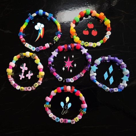 Gorgeous Beaded Bracelet Ideas for Every Occasion Bracelets Kawaii, Pinkie Pie Fluttershy, Rainbow Dash Pinkie Pie, Pulseras Kandi, Diy Kandi Bracelets, Kawaii Rainbow, Pony Bead Bracelets, Diy Kandi, Kandi Kid