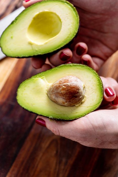 How to Prepare Avocados / Everything you need to know abut buying, storing, ripening and eating that lushest of foods, avocados! #avocado #cookingtips How To Prepare Avocado, Tuna Lettuce Wraps, How To Ripen Avocados, Tuna Wrap, Avocado Tuna, Avocado Tuna Salad, How To Cut Avocado, Tuna Avocado, Midday Snack