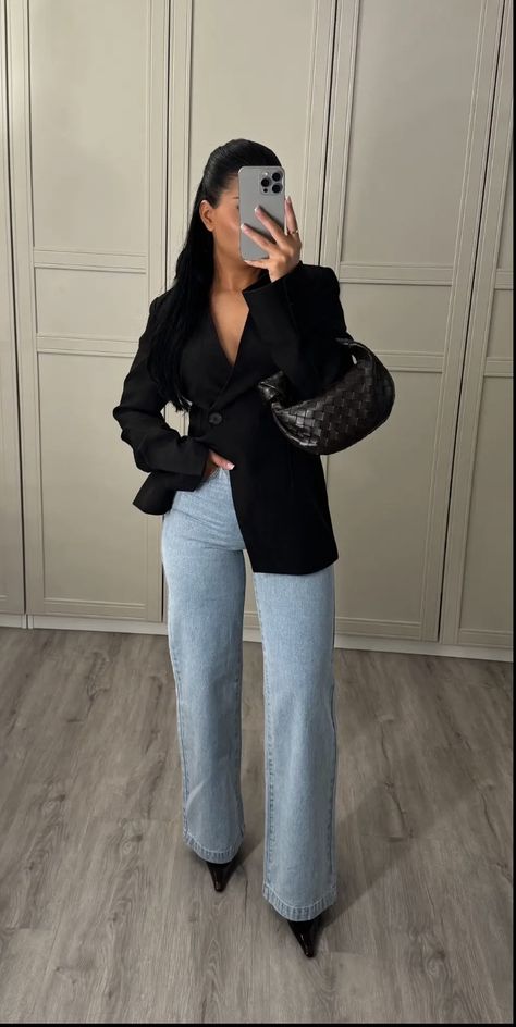 Outfit For Occasion, Jeans And Heels Birthday Outfit, Company Party Outfit Casual, Short Hair Elegant Outfit, Classy Daily Outfits, Classy Outfits Skirt, Tie Blazer, Modest Fashion Jeans, Jeans Classy Outfit