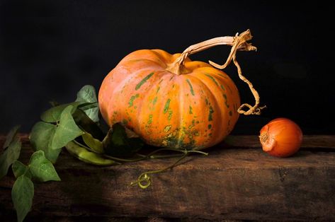 Pumpkin Still Life, Old Wooden Table, Vegetable Harvest, Fall Canvas Painting, Pumpkin Canvas, Fall Canvas, Still Life Images, Painting Subjects, Pumpkin Art