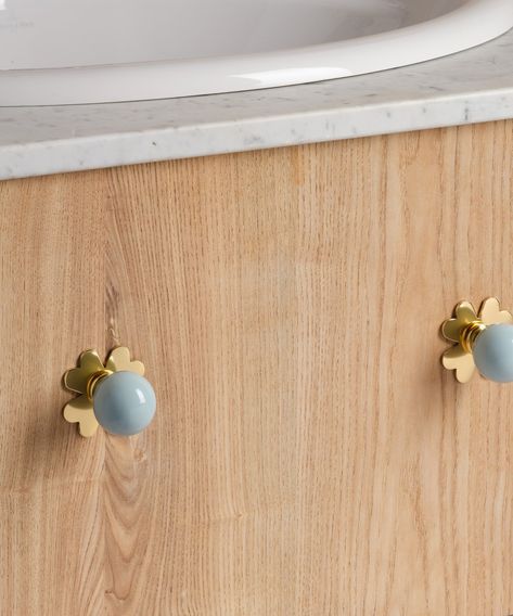 These handcrafted Pale Blue knobs are lacquered for a high gloss finish. Available in a 23mm and 35mm size, add to joinery throughout the home or update an existing piece of furniture. Customise further with our Brass and Nickel backplates: simply layer underneath for an extra touch of character.
Diameter:23mm, with a 10mm brass cap.35mm, with a 10mm brass cap.
Sold singularly. 1x screw supplied with each knob, 30mm long with washer included. Office Mudroom, Armchair Table, Wallpaper Trim, Cabinet And Door Hardware, Ceramic Cutlery, Woodland House, Blue Fern, Scandi Home, Kitchen Dining Living